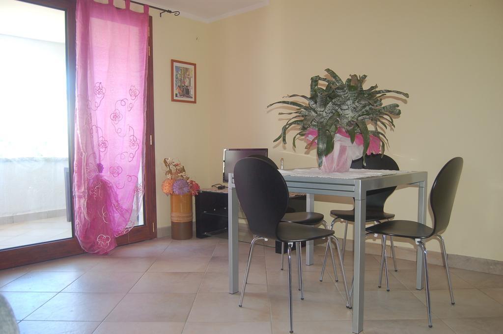 Relax Al Mare Apartment Olbia Room photo